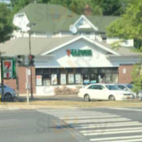 7-eleven outside