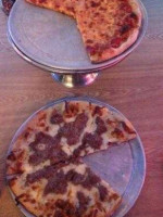 Tony Z's Apizza food