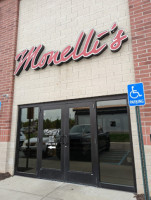 Monelli's Italian Grill Sports outside