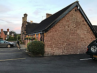 The Lamb Inn outside