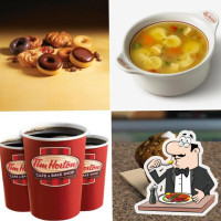 Tim Hortons ᑎᒻ ᕼᐅᐊᑕᓐᔅ food