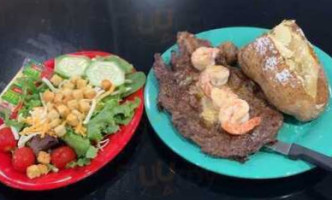 Coosa Island And Grill food