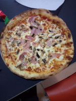 Oswift Pizza food