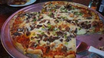 Matero's Pub Pizza food