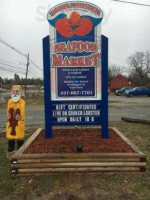 Dorr Lobster Seafood Market outside