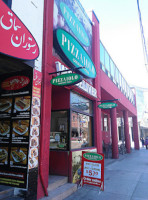 Pizzaiolo outside