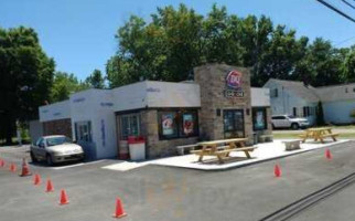 Carmichael's Dairy Queen outside