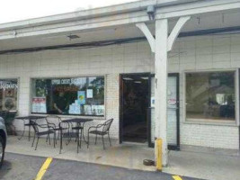 Upper Crust Bagels Deerfield inside