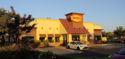 Denny's outside