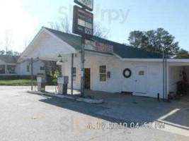 Crossroads Grocery And Deli outside