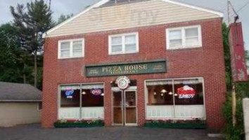 Great Barrington Pizza House inside