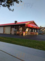 Hokey Pokey's Ice Creamery outside