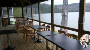 Manoir Du Lac Caché inside