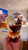 Ghirardelli Chocolate Outlet Ice Cream Shop food