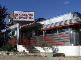 Bob's Diner outside