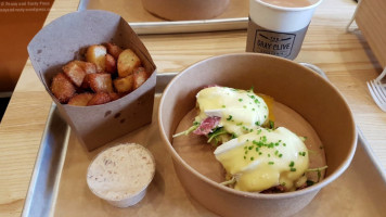 The Gray Olive Cafeteria food