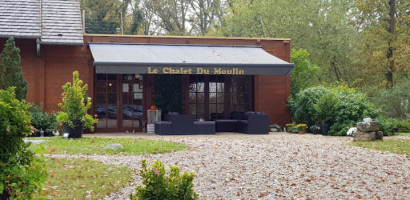 Le Chalet Du Moulin outside