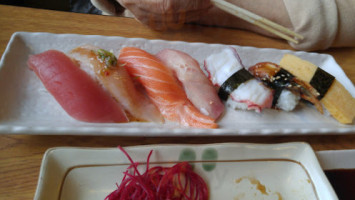 Hoshi Sushi food