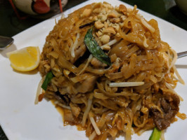 White Lotus Thai Cuisine food