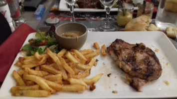 AU Boeuf Qui Fume food