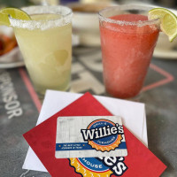 Willie's Grill Icehouse food