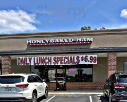 The Honey Baked Ham Company outside