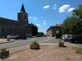 Le Vieux Frêne outside