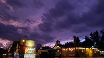 Bay Shore And Grill outside