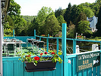 Le Vieux Moulin outside