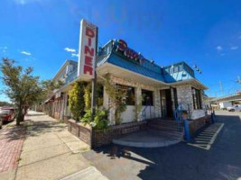 Peter's Bay Village Diner food