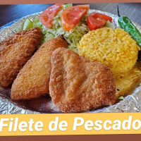 100% Antojitos Mexicanos food