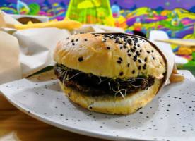 Konga Burger food