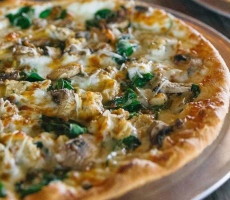 Palio's Pizza Cafe On Tap food