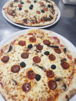 Evans Pizza food