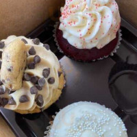 Gigi's Cupcakes food