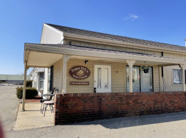 Sugar D.l. 's Baked Goods outside