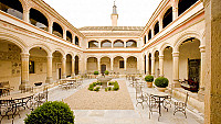 Claustro De San Antonio El Real inside