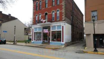 Sambol's Bakery And Candy Shop outside