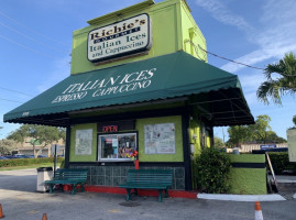 Richie's Gourmet Italian Ices outside