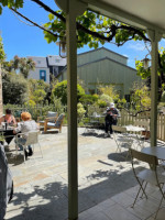 Comète I Et Chambres D'hôtes I Saint Lunaire I à La Mer food