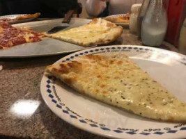 Lillo's Pizza food