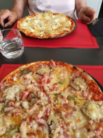 Pizz'a Doudou food