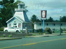 Lighthouse Coffee outside