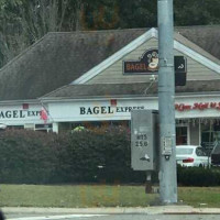 Fratelli's Bagel Express outside