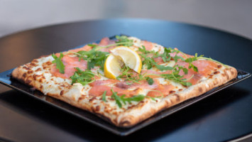 421 Pizza Sainte-suzanne food