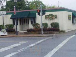 The Arlington Dining Room outside