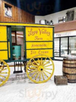 Lapp Valley Farms Ice Cream outside