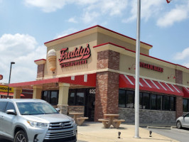 Freddy's Frozen Custard Steakburgers outside