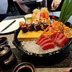 Sushi Sun Nomentana food