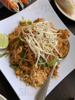 Hunsa Thai Kitchen food